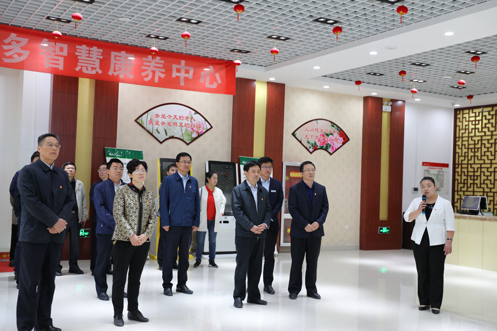 德城區(qū)委書記鞏洪波到物業(yè)黨小組參觀指導(dǎo)黨建工作